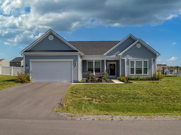 585 Calvert Cir, Bunker Hill, WV 25413