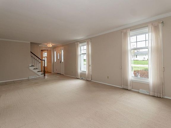 3rd image of 2067 Edenhall Dr
