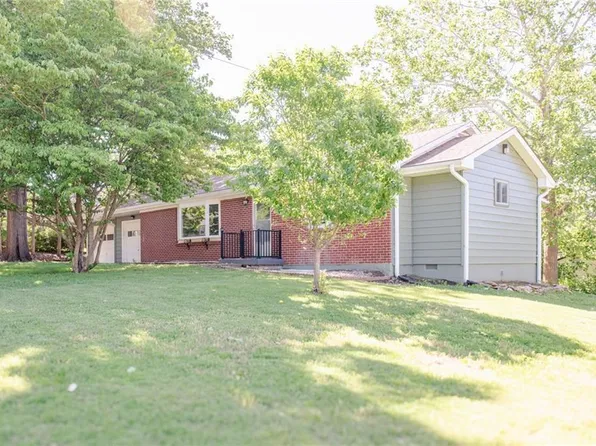 205 NW 55th Ter, Kansas City, MO 64118