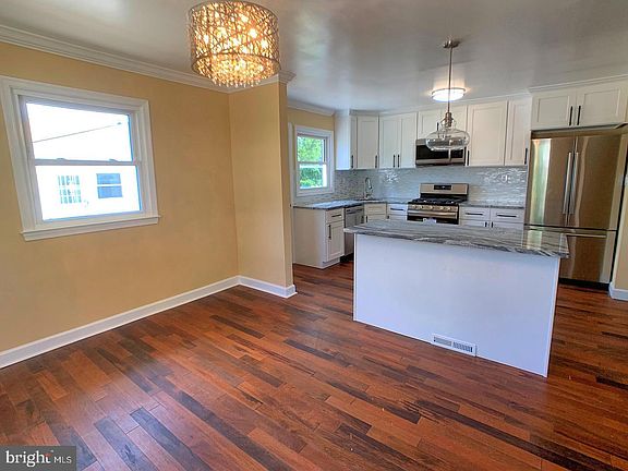 3rd image of 7907 Subet Rd