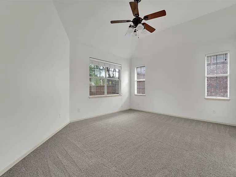 5106 Petersburg Dr — Photo 9