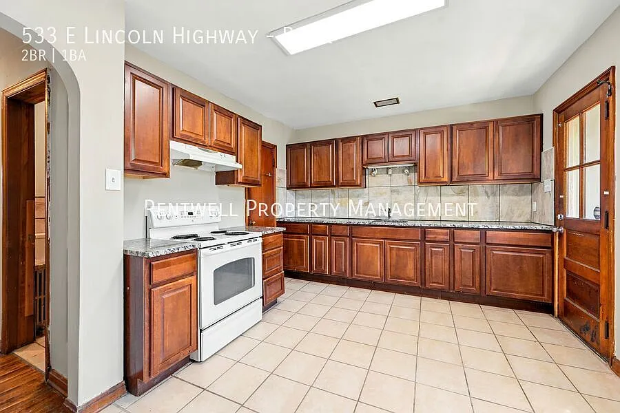 Large 2 Bed 1 Bath - Coatesville — Photo 2