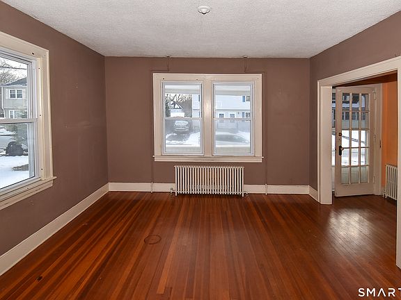 5th image of 11 Anderson Street