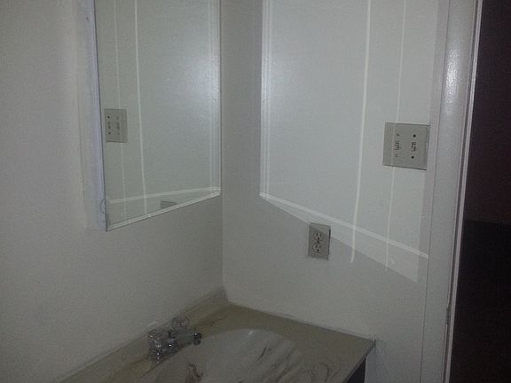 3rd image of 1402 Ventura Way