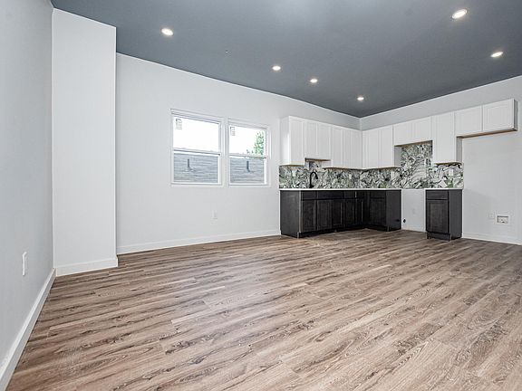 2nd image of 331 Sussex Ave #1LA