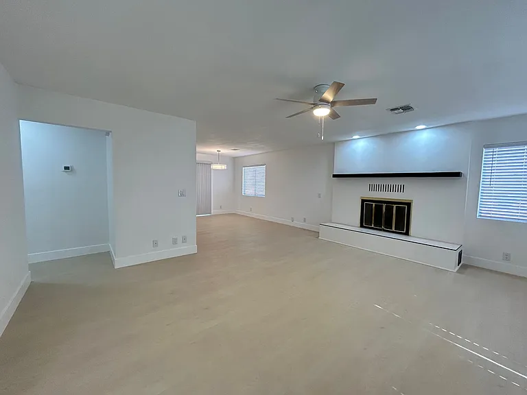 1075 Palo Verde St — Photo 2
