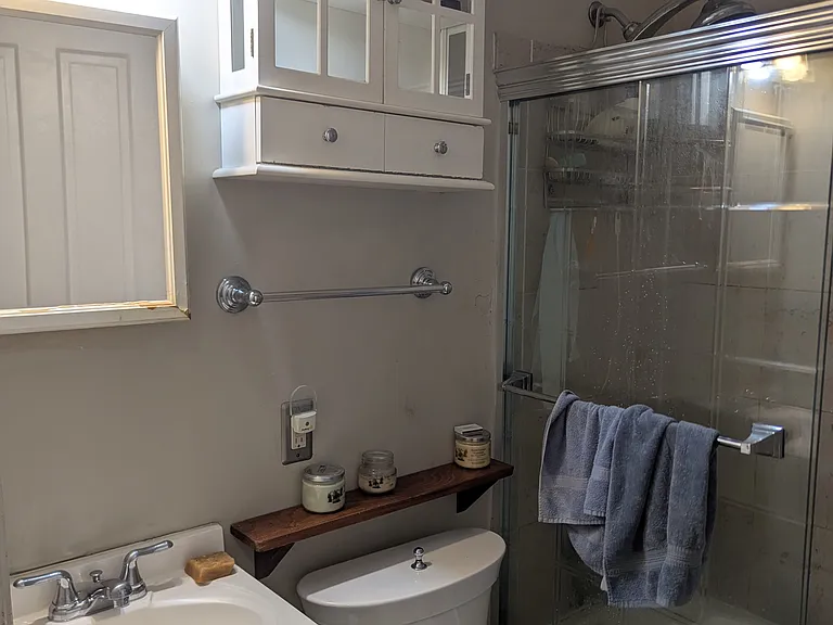 313 K St NE — Photo 18