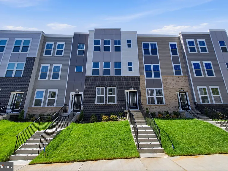 18002 Alicia Ave — Photo 1