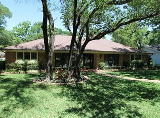 2111 Bancroft Ct, Arlington, TX 76017