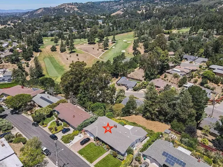 10420 Greenview Dr — Photo 3