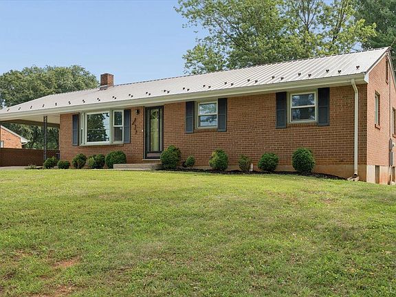 2nd image of 1111 Roundtree Dr