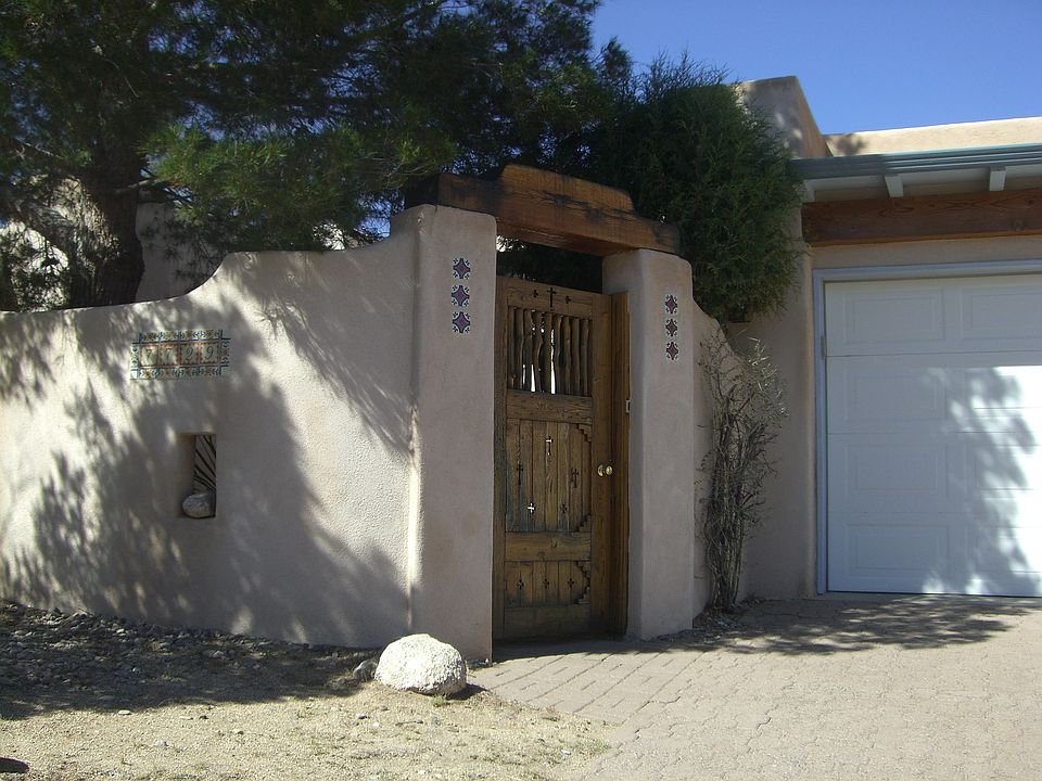 Entrance from street