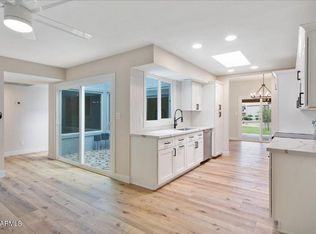 11203 S Talavi Ln, Phoenix, AZ 85044