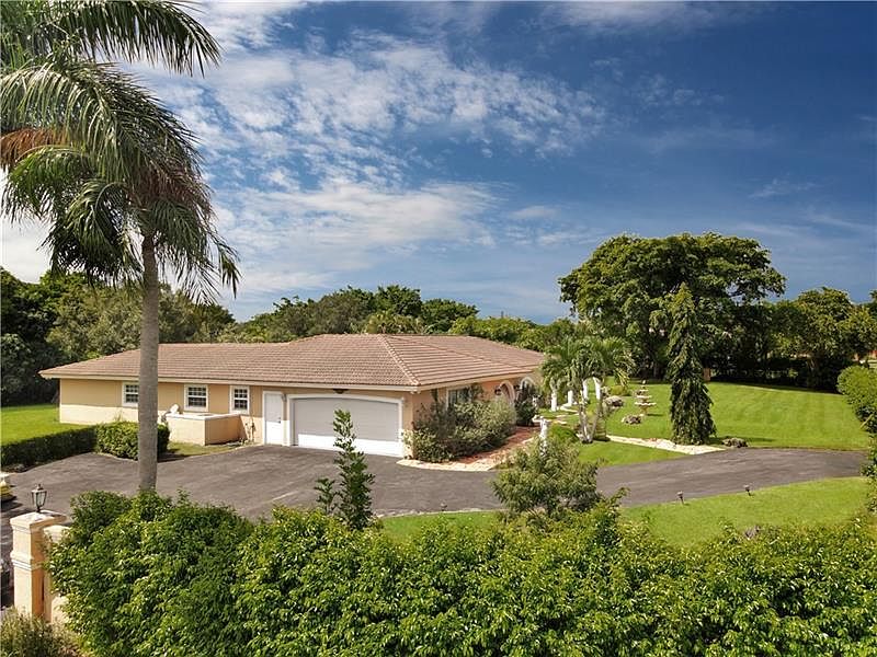 1st image of 4348 Coral Hills Dr