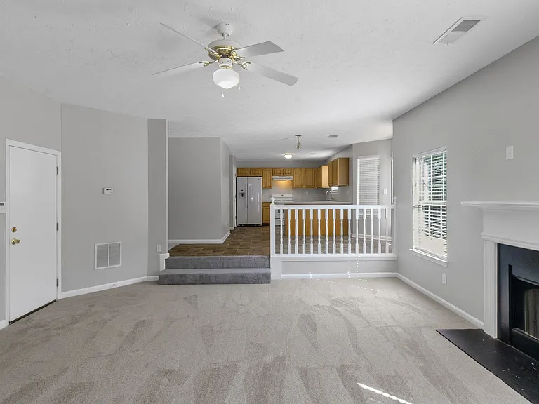 240 Dairyland Dr — Photo 12