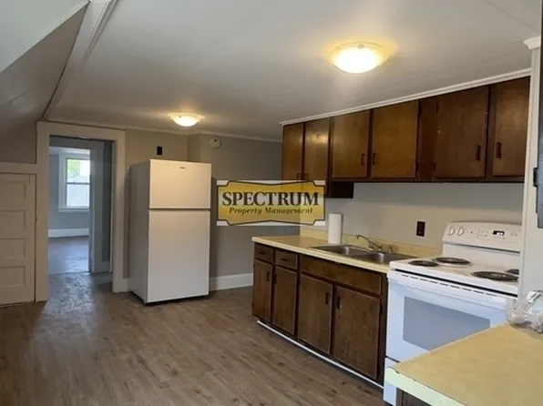 90 Elm St #3, Waterville, ME 04901