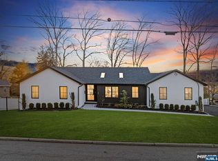 580 Nordhoff Dr, Leonia, NJ 07605