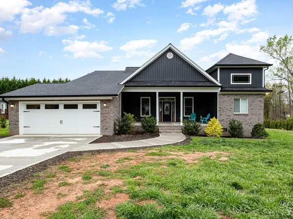 105 Northeastern Dr, Shelby, NC 28152