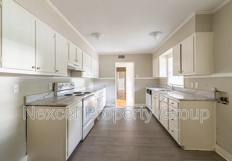 376 N Graham St — Photo 8