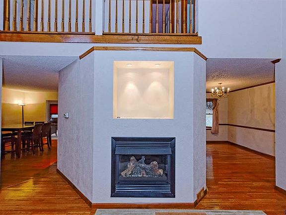 5th image of 318 Highgate Dr