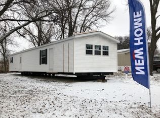 712 SE Ridgeview Dr, Topeka, KS 66609