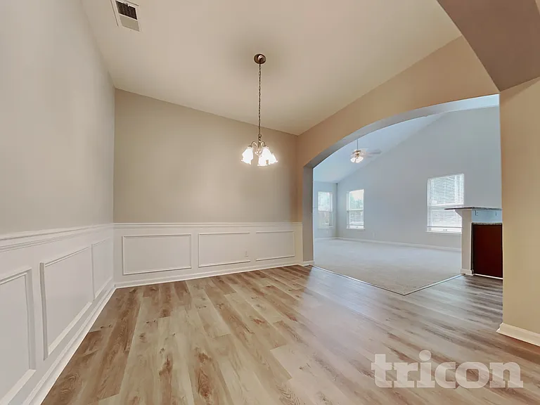 30 Fernwood Ct — Photo 5