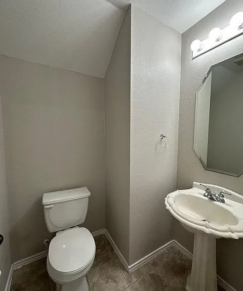5157 Hartson — Photo 13