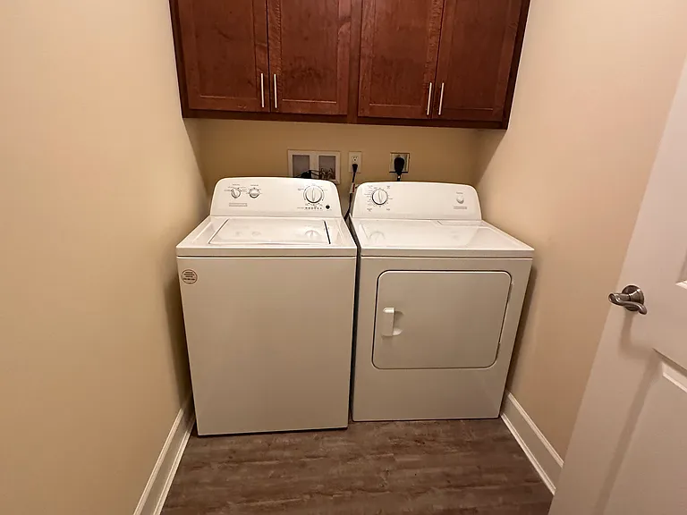 Dockside Village Apartments — Photo 59