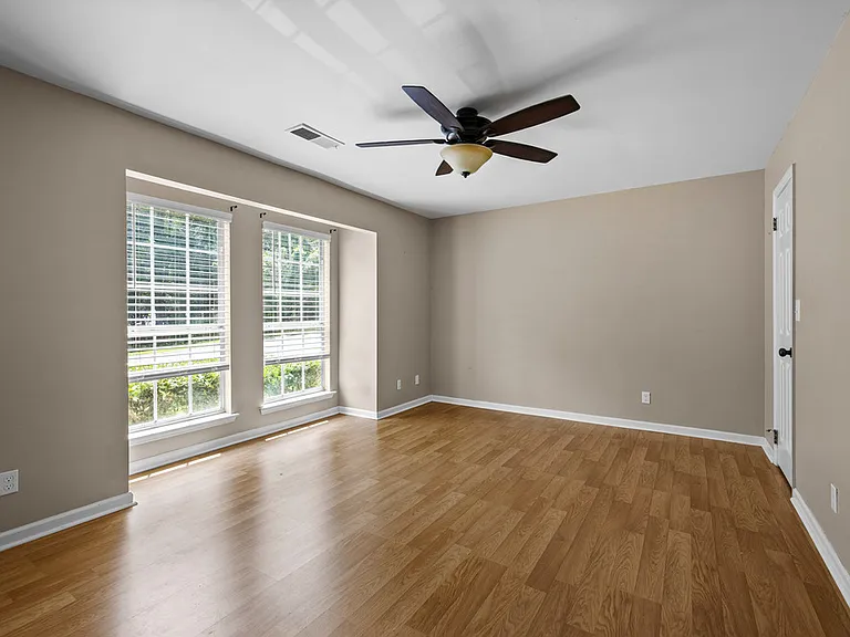 253 Jackson St — Photo 13
