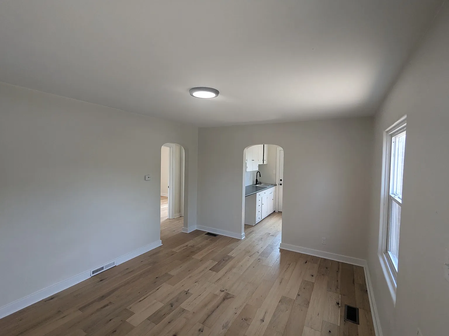 3 bed, 1100 sqft, $1,425 — Photo 4