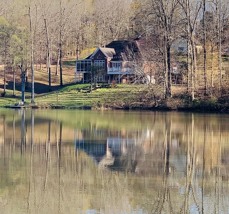 2nd image of 957 Cedar Dr