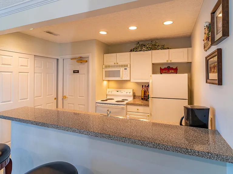 4465 Burbank Rd #7C — Photo 12