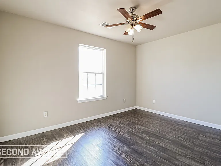 203 Glen Oaks Dr — Photo 13