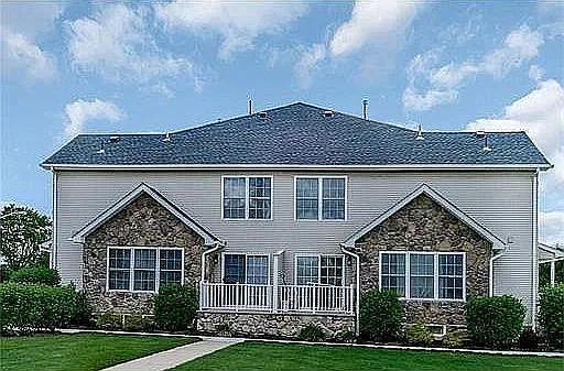 3 bed, 2.5 bath, 1696 sqft, $3,250 — Photo 3