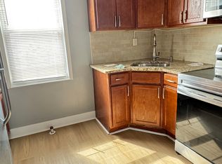 42-25 189th St #2, Flushing, NY 11358