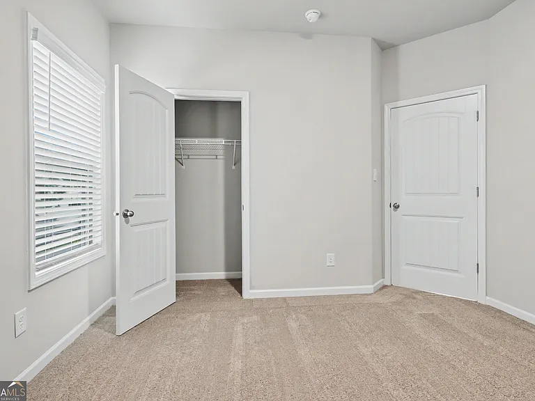 270 Southridge — Photo 38