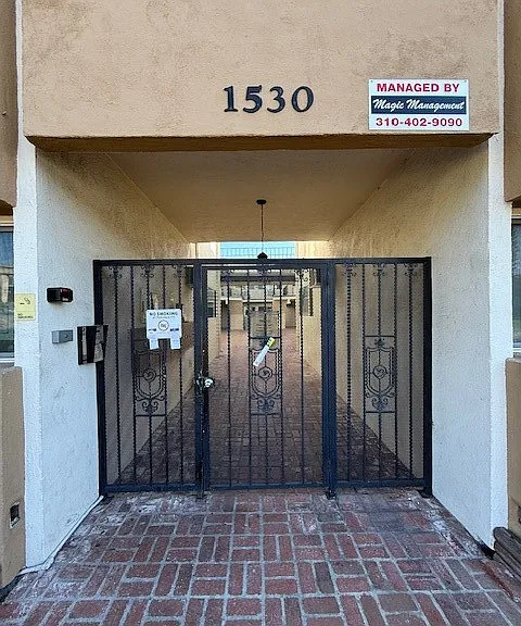 1530 E Broadway #104 — Photo 3