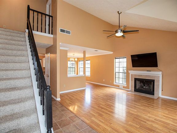 3rd image of 14523 Oak Chase Dr