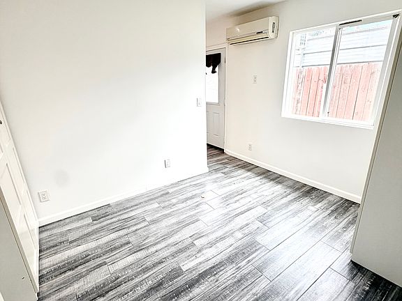 4th image of 6554 Greenbush Ave