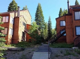 11565 Snowpeak Way, Truckee, CA