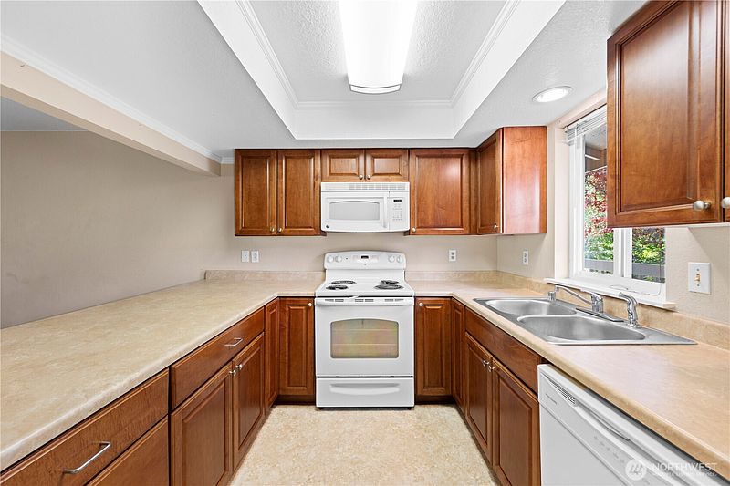 4th image of 1523 Sunset Place