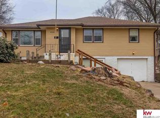 4032 Vernon Ave, Omaha, NE 68111