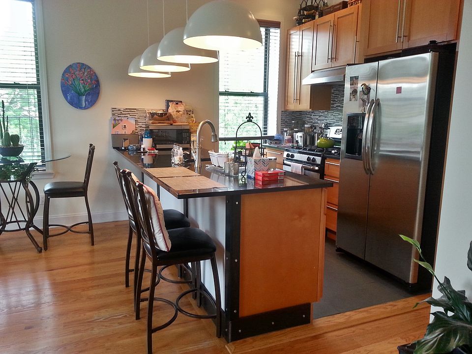 1st image of 435 Sterling Pl