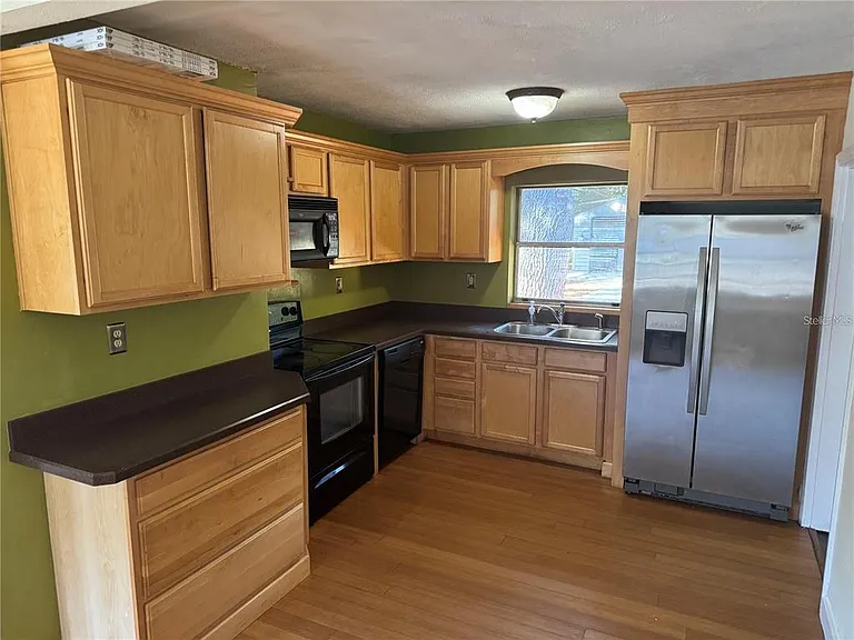 1810 Washington Ave — Photo 2