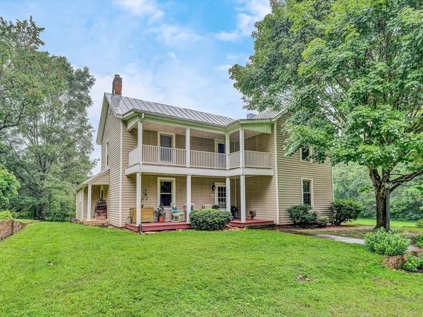 2498 Callaway Rd, Rocky Mount, VA 24151