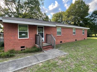 1439 Peacock Rd, Webb, AL 36376