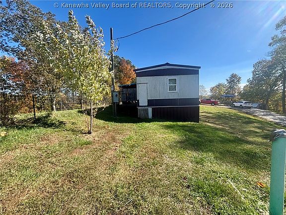 5th image of 3080 Stone Lick Rd
