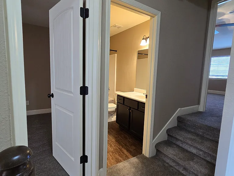 21601 Westover Cir — Photo 16