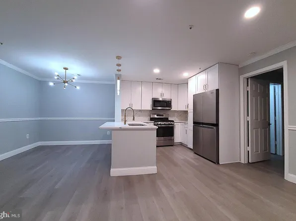 1049 Gardenview Loop APT 302, Woodbridge, VA 22191