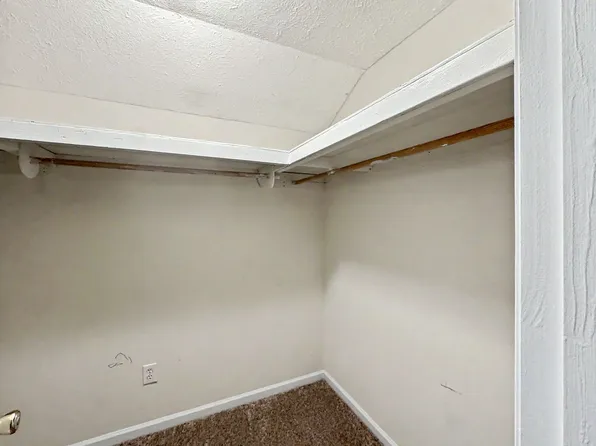7701 Redwood Ave, Fayetteville, NC 28314